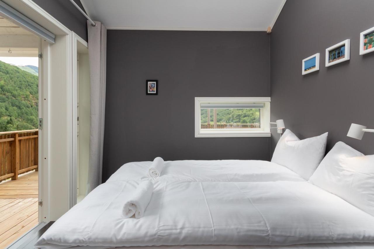 Panoramic Terrace, Huge Rain Shower And Cosy Lofts Flåm Extérieur photo